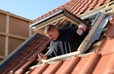 Pose de fenêtres de toit Velux à Auriat